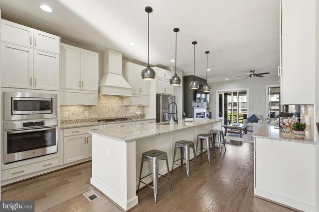 20388 ROSLINDALE DR, Ashburn, VA 20147