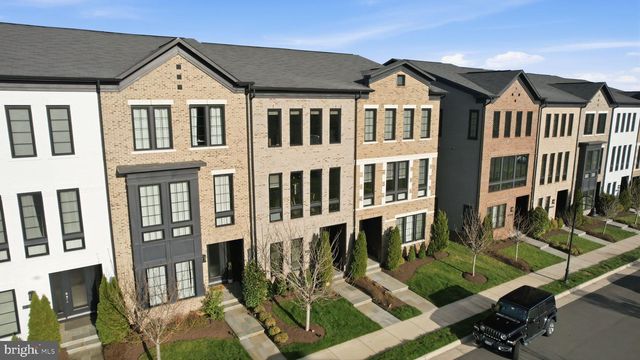 20388 ROSLINDALE DR, Ashburn, VA 20147