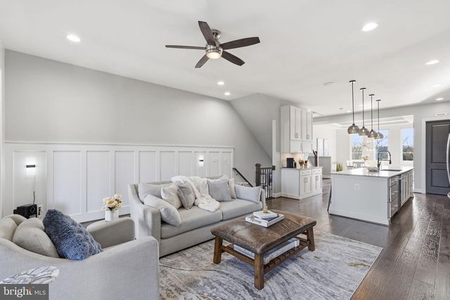 20388 ROSLINDALE DR, Ashburn, VA 20147