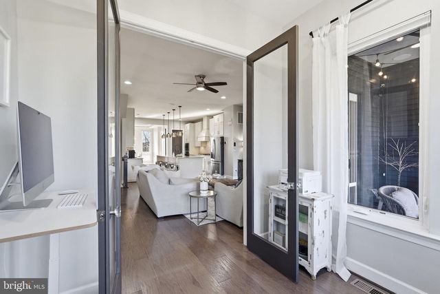 20388 ROSLINDALE DR, Ashburn, VA 20147