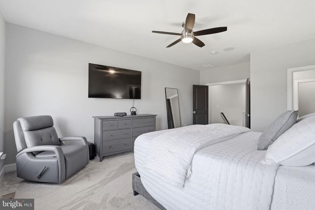 20388 ROSLINDALE DR, Ashburn, VA 20147