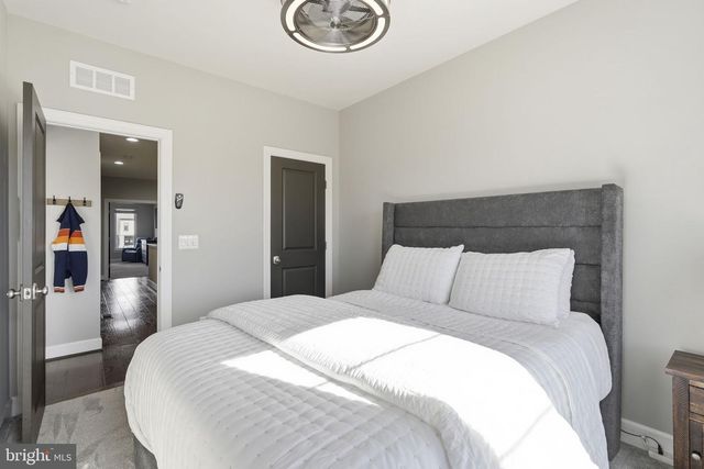 20388 ROSLINDALE DR, Ashburn, VA 20147