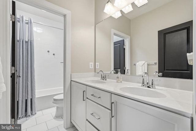 20388 ROSLINDALE DR, Ashburn, VA 20147