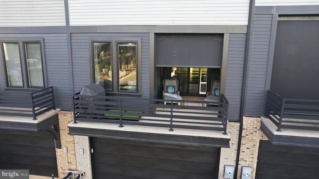 20388 ROSLINDALE DR, Ashburn, VA 20147