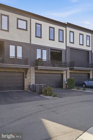 20388 ROSLINDALE DR, Ashburn, VA 20147