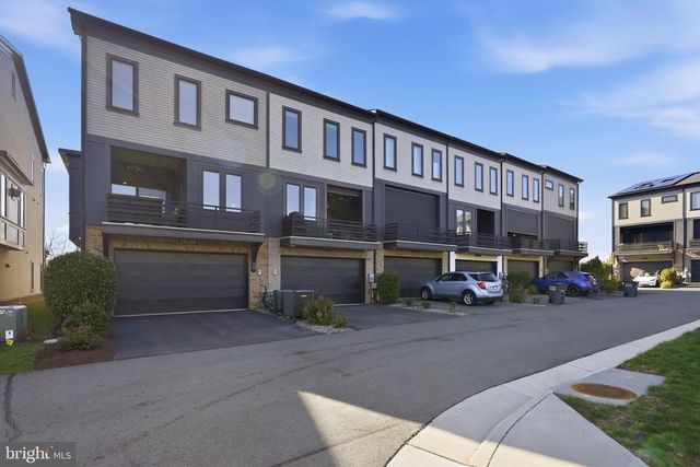 20388 ROSLINDALE DR, Ashburn, VA 20147