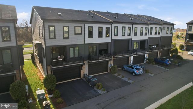 20388 ROSLINDALE DR, Ashburn, VA 20147