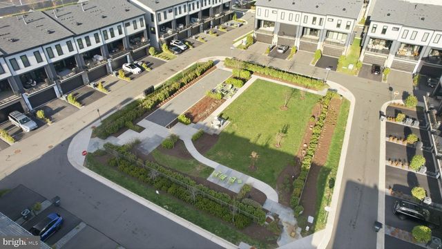 20388 ROSLINDALE DR, Ashburn, VA 20147