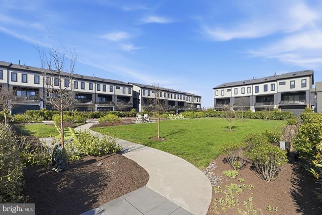 20388 ROSLINDALE DR, Ashburn, VA 20147