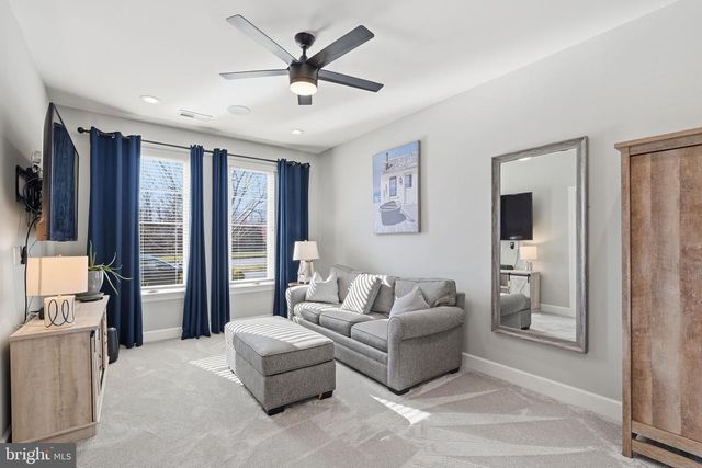 20388 ROSLINDALE DR, Ashburn, VA 20147