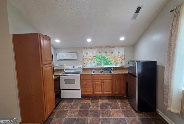 244 Dodgen Road, Hampton, GA 30228