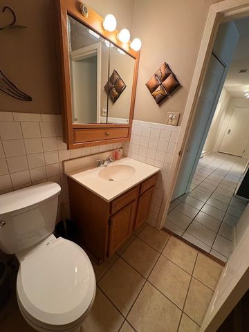 9717 S Keeler Avenue 110, Oak Lawn, IL 60453