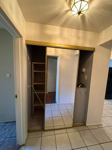9717 S Keeler Avenue 110, Oak Lawn, IL 60453