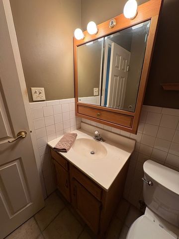 9717 S Keeler Avenue 110, Oak Lawn, IL 60453