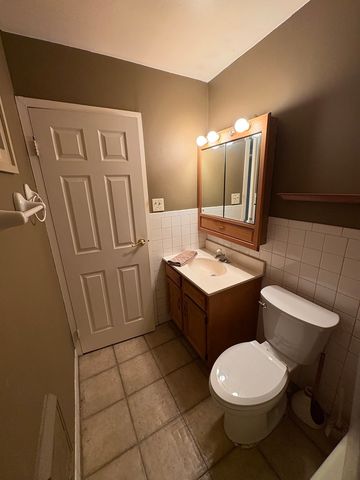 9717 S Keeler Avenue 110, Oak Lawn, IL 60453