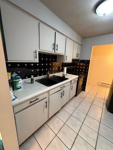 9717 S Keeler Avenue 110, Oak Lawn, IL 60453