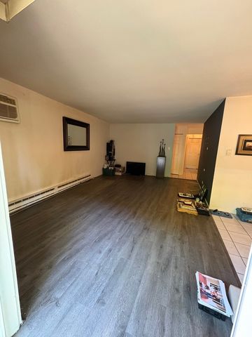 9717 S Keeler Avenue 110, Oak Lawn, IL 60453