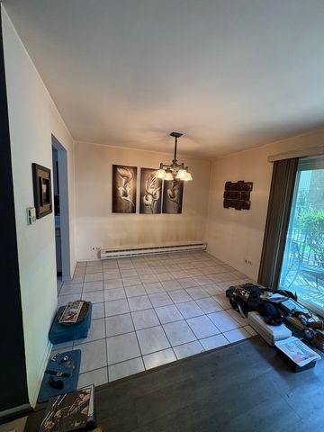 9717 S Keeler Avenue 110, Oak Lawn, IL 60453