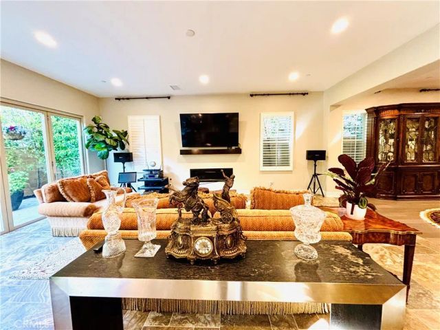 55 Fenway, Irvine, CA 92620