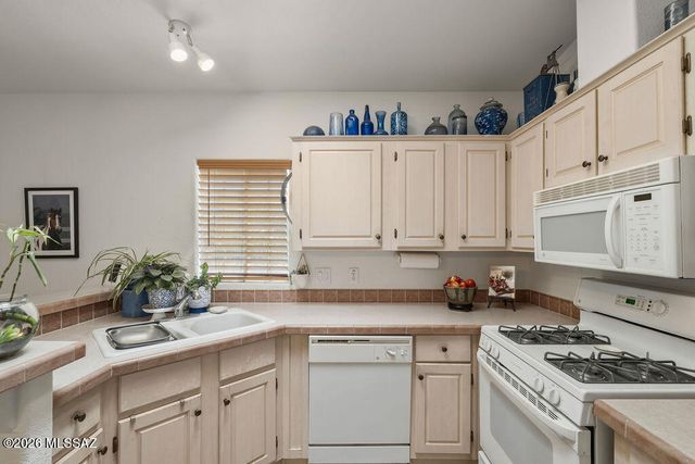 15942 S Avenida Villa Grata Salvaje, Sahuarita, AZ 85629