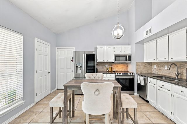420 Vincent Street, Cedar Hill, TX 75104