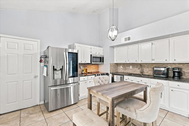 420 Vincent Street, Cedar Hill, TX 75104