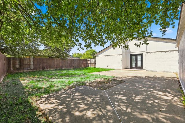 420 Vincent Street, Cedar Hill, TX 75104