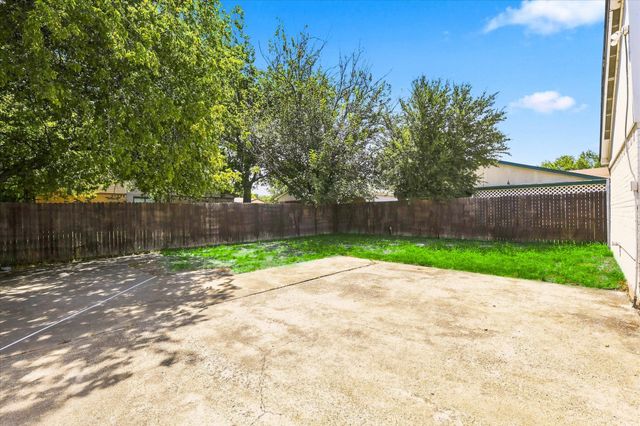 420 Vincent Street, Cedar Hill, TX 75104