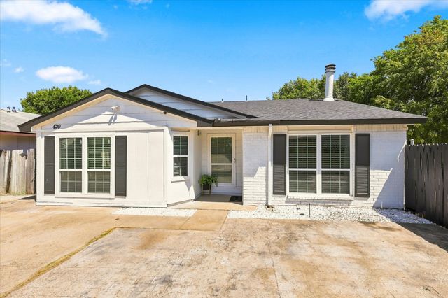 420 Vincent Street, Cedar Hill, TX 75104
