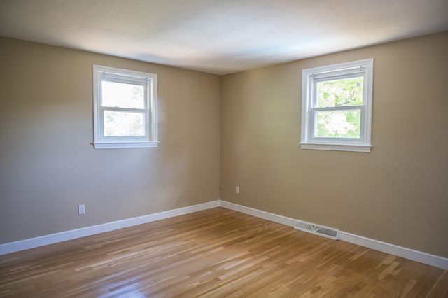 21 Debra Ln, Framingham, MA 01701