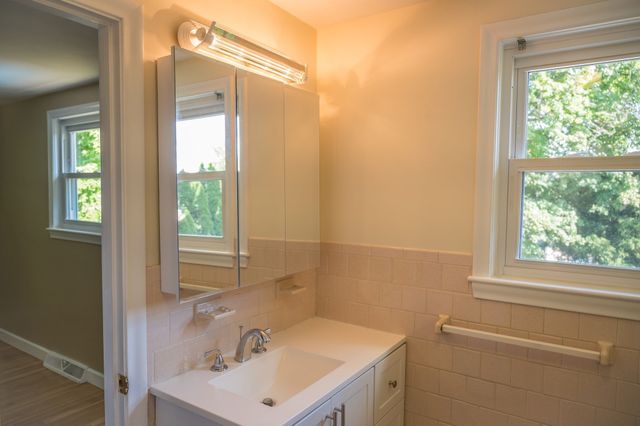 21 Debra Ln, Framingham, MA 01701
