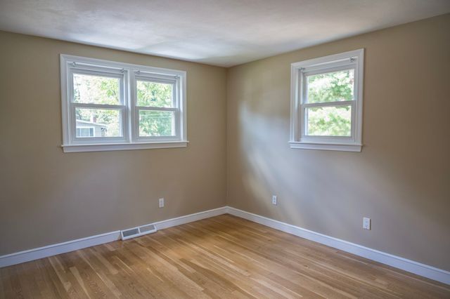 21 Debra Ln, Framingham, MA 01701