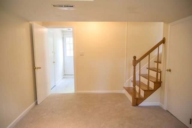21 Debra Ln, Framingham, MA 01701