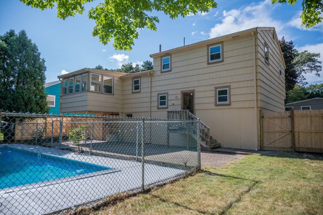 21 Debra Ln, Framingham, MA 01701