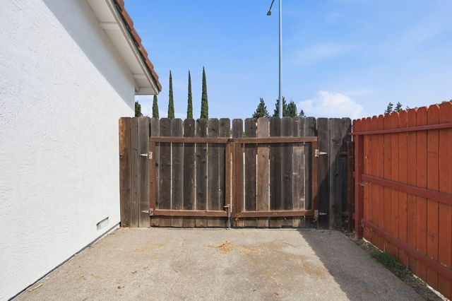 1122 Morning Dew Pl, Stockton, CA 95210