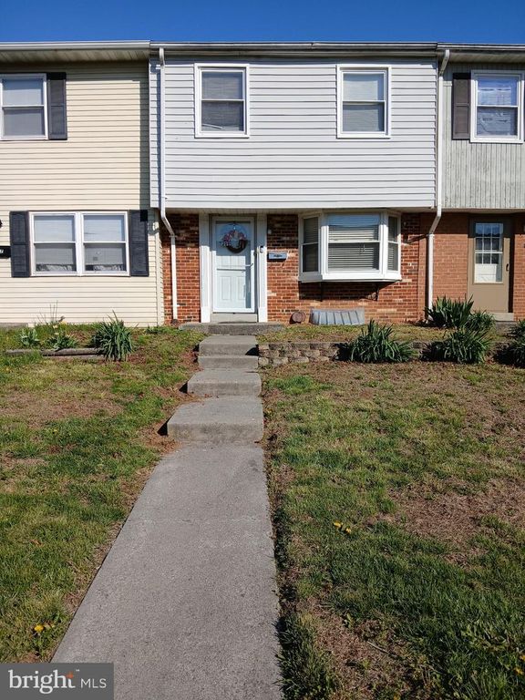209 RITTER PL, Berryville, VA 22611