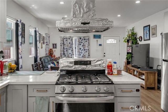 827 E 97th, Los Angeles, CA 90002