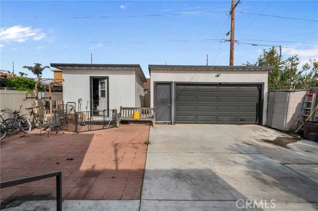 827 E 97th, Los Angeles, CA 90002