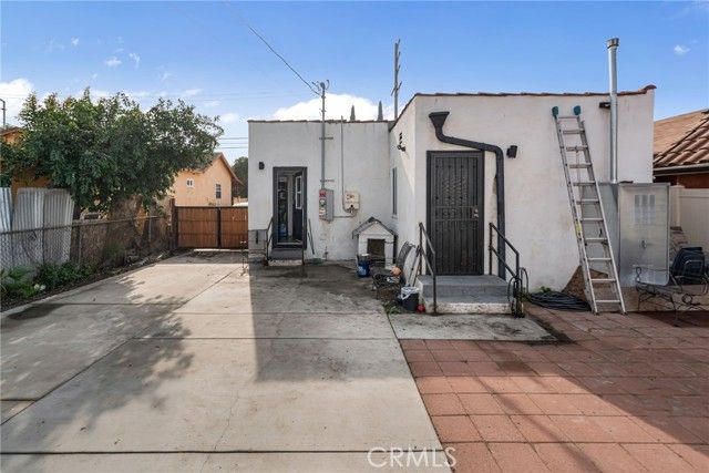 827 E 97th, Los Angeles, CA 90002