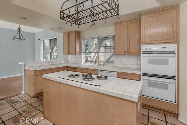 827 E 97th, Los Angeles, CA 90002