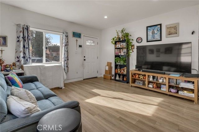 827 E 97th, Los Angeles, CA 90002