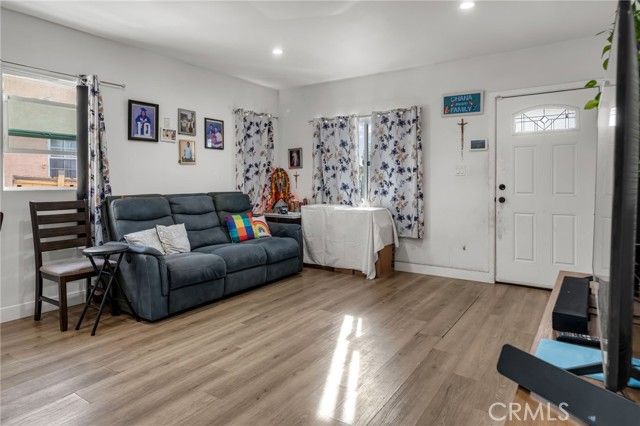 827 E 97th, Los Angeles, CA 90002