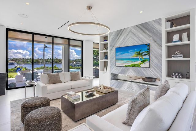 1422 SE Atlantic Drive, Lantana, FL 33462