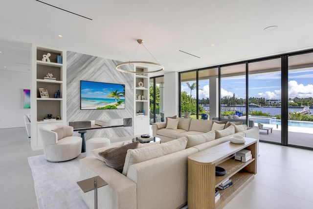 1422 SE Atlantic Drive, Lantana, FL 33462