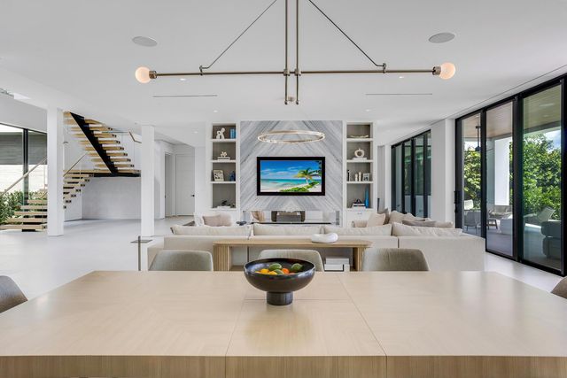 1422 SE Atlantic Drive, Lantana, FL 33462