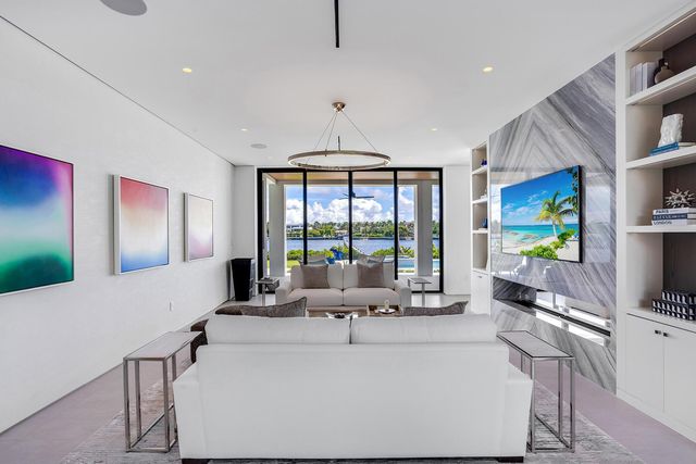 1422 SE Atlantic Drive, Lantana, FL 33462