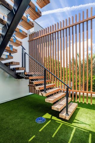 1422 SE Atlantic Drive, Lantana, FL 33462