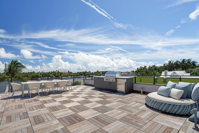 1422 SE Atlantic Drive, Lantana, FL 33462