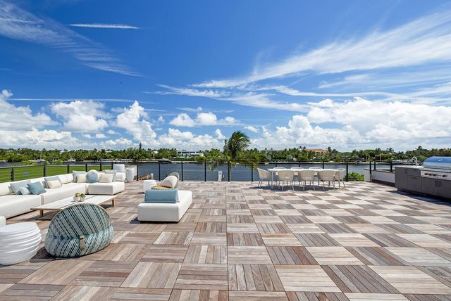 1422 SE Atlantic Drive, Lantana, FL 33462