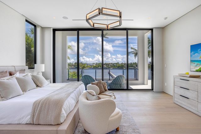 1422 SE Atlantic Drive, Lantana, FL 33462